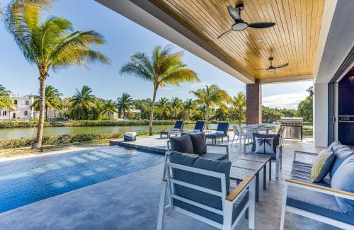 Cocoplum Villa | Villa Laguna at Beyond the Blue