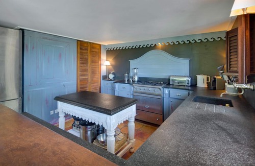 Terre Neuve Villa | Villa Lama, sea view, owner operated, credit cards, 2 or 3 bedroooms rate