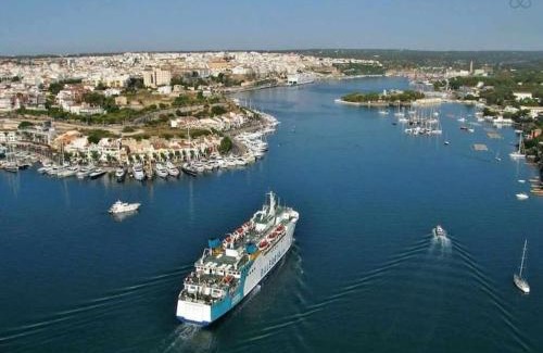 Cala Llonga Villa | VILLA LANTANA -Vistas únicas al puerto de Mahón