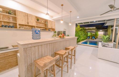 Petitenget Villa | ☆ Villa Larissa ☆ Seminyak 2BR Pool Kuta Petitenget