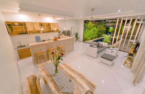 Petitenget Villa | ☆ Villa Larissa ☆ Seminyak 2BR Pool Kuta Petitenget