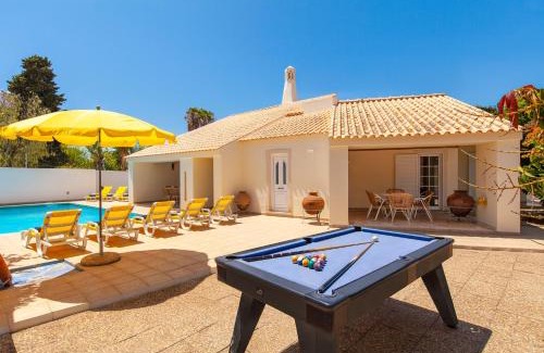 Areias de Sao Joao Villa | Villa Las Palmas by Algarve Vacation