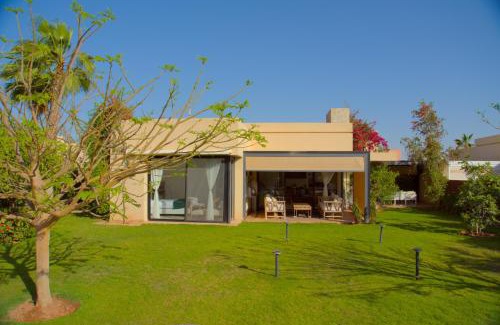 Issen Villa | Villa Lasri, , Stylish with Heated Pool, and BBQ