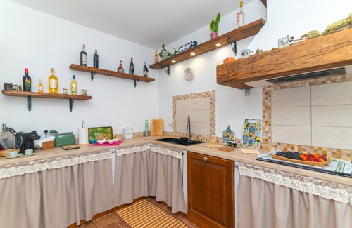 Calangianus Villa | Villa 'Lavanda' with Mountain View, Wi-Fi and Air Conditioning