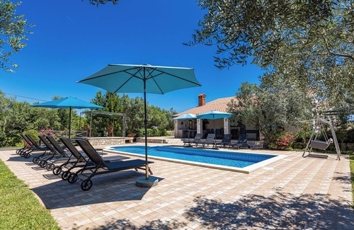 Kavran Villa | Villa Lavinia with Private Pool near the Sea for 8-10 Persons