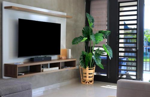 Zarzal Apartment | Villa Layka Beach House at Playas del Yunque