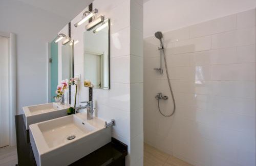 Podmaine Villa | Villa Lazi Sea View