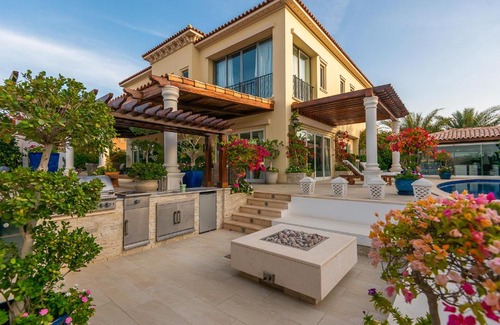 Abu Dhabi Villa | Villa Lazuli - Saadiyat Island - A one-of-a-kind stay, with jacuzzi and pool - limited to 12