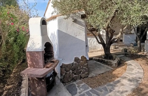 Sas Linnas Siccas Apartment | Villa le palme, 500 mt from the beaches of Sas Linnas Siccas Bay.