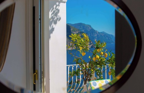 Positano House | Villa Le Sirene with Private Jacuzzi, Sea View