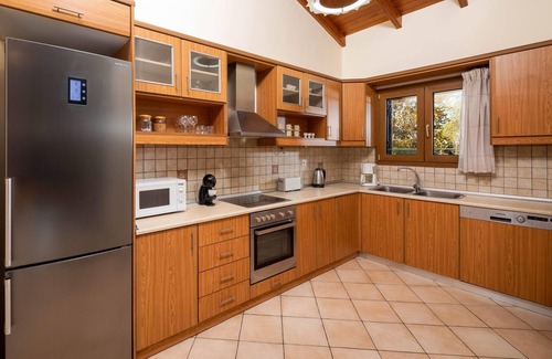 Chalikounas Villa | Villa Lefki Limni Retreat 300m from beach