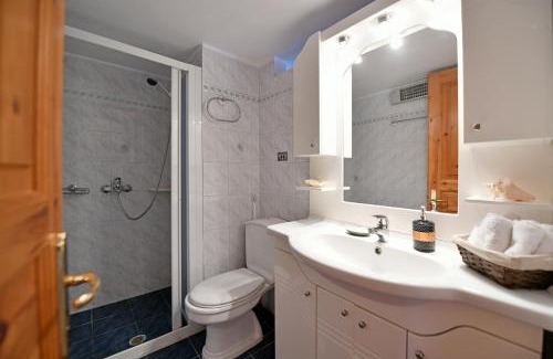 idhra House | Villa Leonard - Comfort Villa