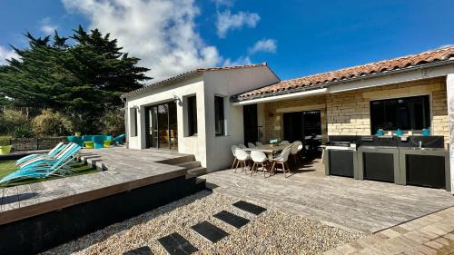 Le Bois-Plage-en-Re House | Villa les Dunes les pieds dans le sable SPA 5ch