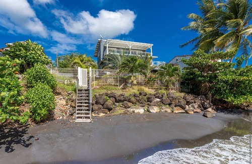 Le Diamant Villa | Villa Leynita Bay, 5 bedrooms, sleeps 12 on the beach of Diamant Martinique