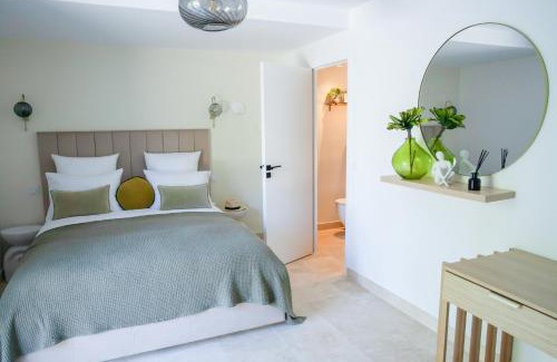 Mougins House | Villa Lily of the valley
