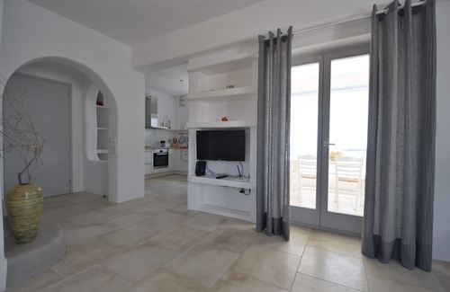 Paros Villa | Villa LIMANI. New Golden Beach, panorama sea view, Superior-Jacuzzi!