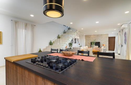 Kanfanar Villa | Villa Linnelle seaview- Rovinj, heated pool