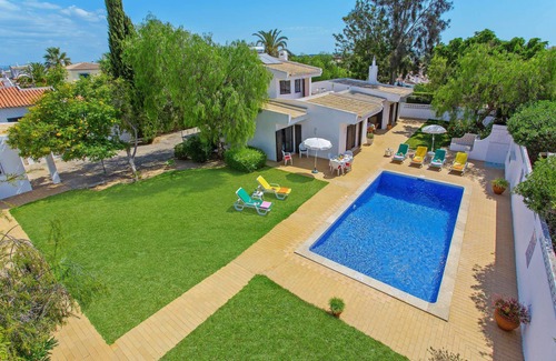 Mato Serrao Villa | Villa Lisson Grove by Villa Plus
