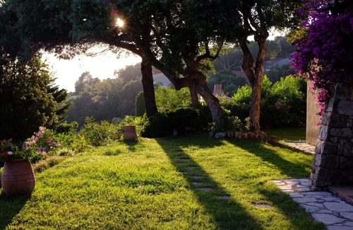 Le Rayol House | Villa located in the upper Rayol with a beautiful sea view on the islands of gold