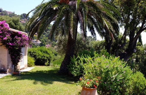 Le Rayol House | Villa located in the upper Rayol with a beautiful sea view on the islands of gold