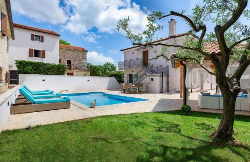 Lasici Villa | Villa Loki Luxury in Tradition