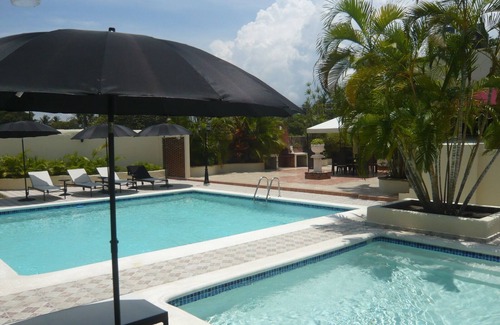 Bocacanasta Villa | Villa Los Almendros - 2 private pools & tennis & pickle ball