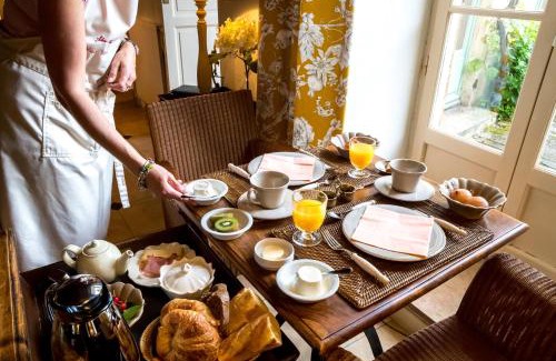 Aloxe-Corton Hotel | Villa Louise