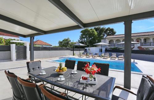Bibinje Villa | Villa Lovre(heated swimming pool & free bikes)