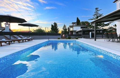 Bibinje Villa | Villa Lovre(heated swimming pool & free bikes)