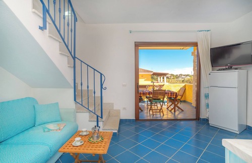 Pittulongu Apartment | Villa Lucia - Aliterno V6 with Terrace; Parking Available