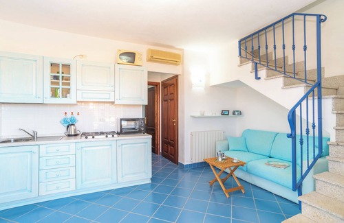 Pittulongu Apartment | Villa Lucia - Aliterno V6 with Terrace; Parking Available
