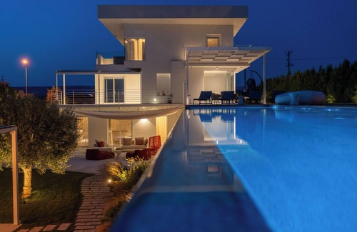 Scicli Villa | Villa Ludamu Luxury Home - Heated Pool - Sauna - Scicli - Sea View!