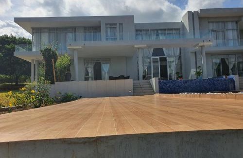 Gede Villa | Villa Luiz Danneel, A142