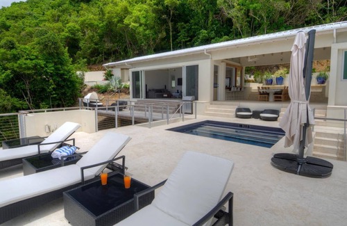 Road Town Villa | Villa Lune is a stylish, contemporary house with a distinctly Mediterranean feel