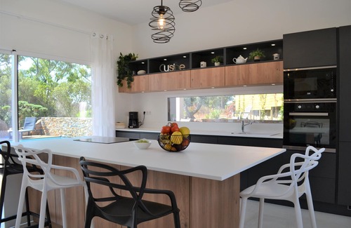 Cirendinu Villa | Villa Lutaquenmalou close to beaches heated swimming pool, terraces, rooftop