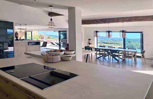 Les Restanques Villa | Villa Luxe Avec Piscine vue Paronamique de la Baie de St Tropez & Plages 10mns!