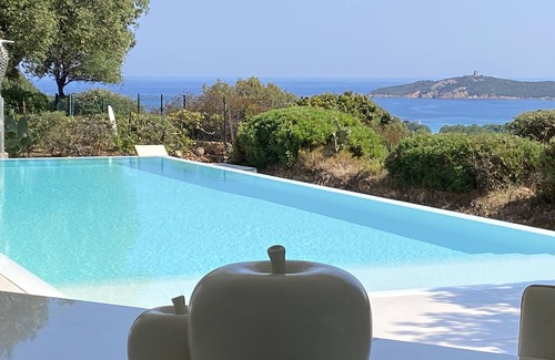 Pinarellu Villa | Villa Luxe Vues Magnifiques mer et Montagne Piscine Chauffée 6 ch 6 sdb air co