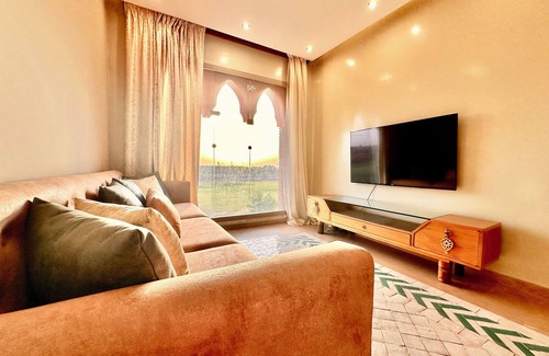 Tassoultante Villa | Villa Luxueuse avec Piscine & Vue sur le Golf