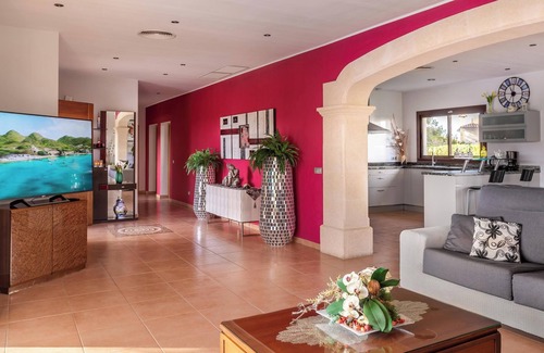 Sol de Mallorca Villa | Villa 'Luxurious Villa Sol de Mallorca' with Mountain View, Pool & Wi-Fi