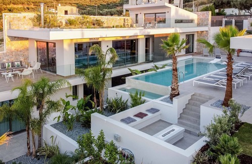 Kissamos Villa | Villa Lydia with a heated indoor pool