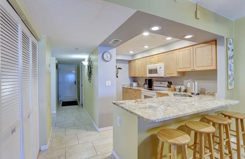 Madeira Beach Condo | Villa Madeira 202 Beautiful updates, breathtaking view, walk to John's Pass!