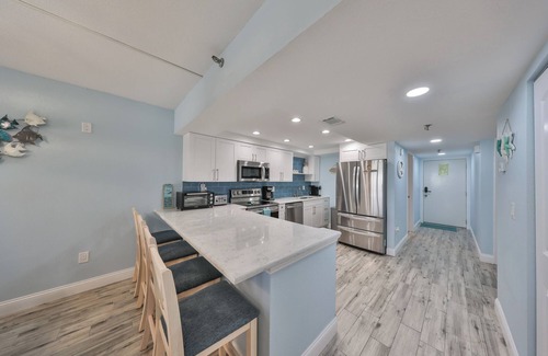 Madeira Beach Condo | Villa Madeira 303 beautiful 3br condo directly on the beach stunning gulf views!