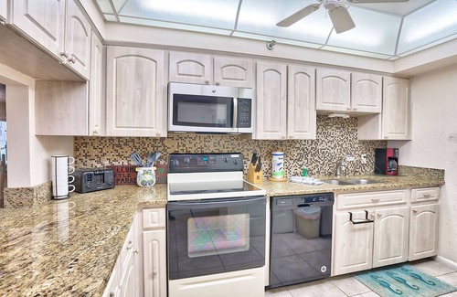 Madeira Beach Condo | Villa Madeira 506 Amazing Updates|Great decor|Large Beach Front Balcony!