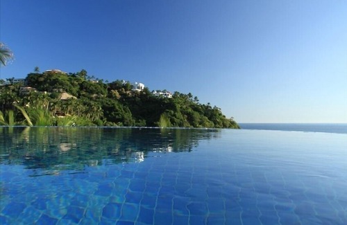 La Punta Villa | Villa Madreperla on the Cliff Above Pacific