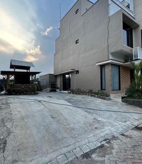 Sidomulyo Villa | Villa makota kota batu