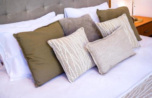 Batu Bolong House | Villa Mamakami - Private Luxury Rooms in Canggu