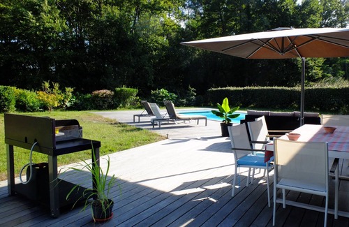 Andernos-les-Bains Villa | VILLA MANTA, facing the forest, with swimming pool. Peace, space and light