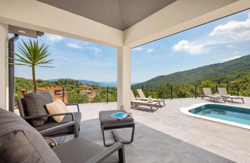 Golovik Villa | Villa Mantis