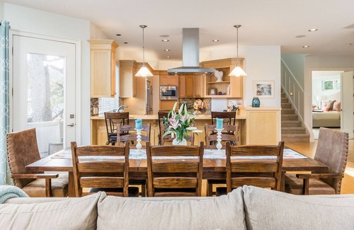 Manzanita House | Villa Manzanita by AvantStay | Hot Tub, 1 Block to Beach/Town, Chef's Kitchen