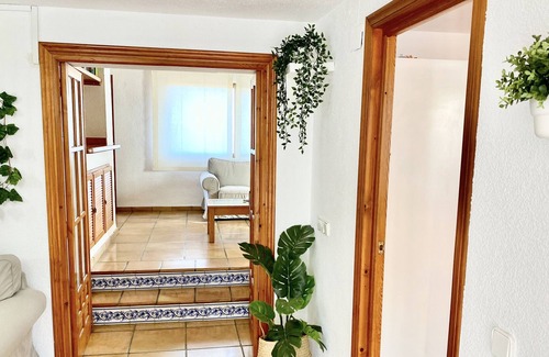 Polop Villa | Villa 'Mar Y Montaña La Marina' with Sea View, Private Pool and Air Conditioning